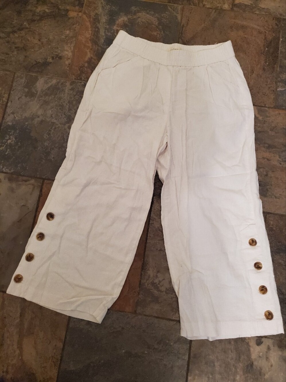 Land 'N Sea Womens White Button-Hem Capri Pants Medium Linen Rayon Preowned